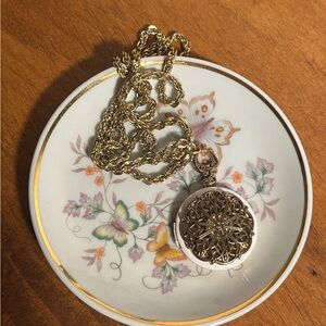 Vintage Elegant Gold Locket Necklace on 24” Gold Korea Chain